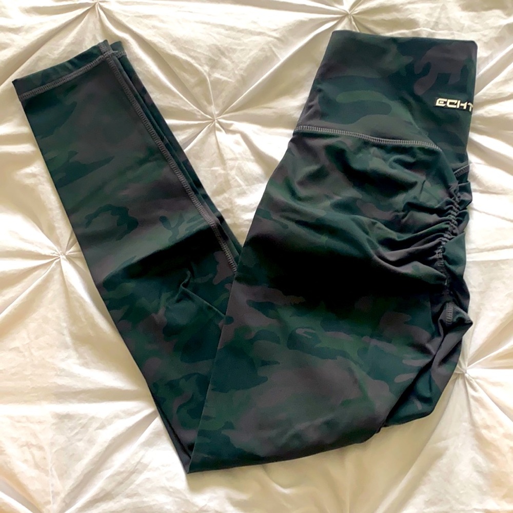 Echt apparel scrunch-butt leggings camo print
